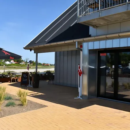 Отель Hotel Kerteminde Strand Кертеминне